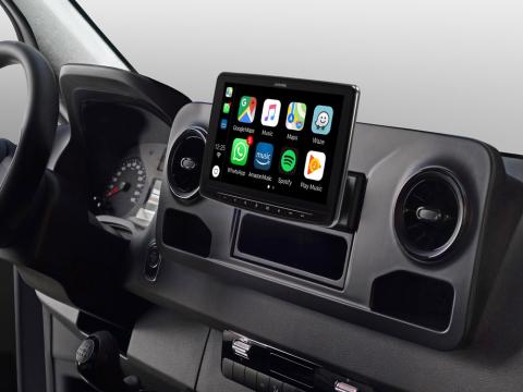 iLX-F903S907_Designed-for-Mercedes-Sprinter_with-Apple-CarPlay-compatibility
